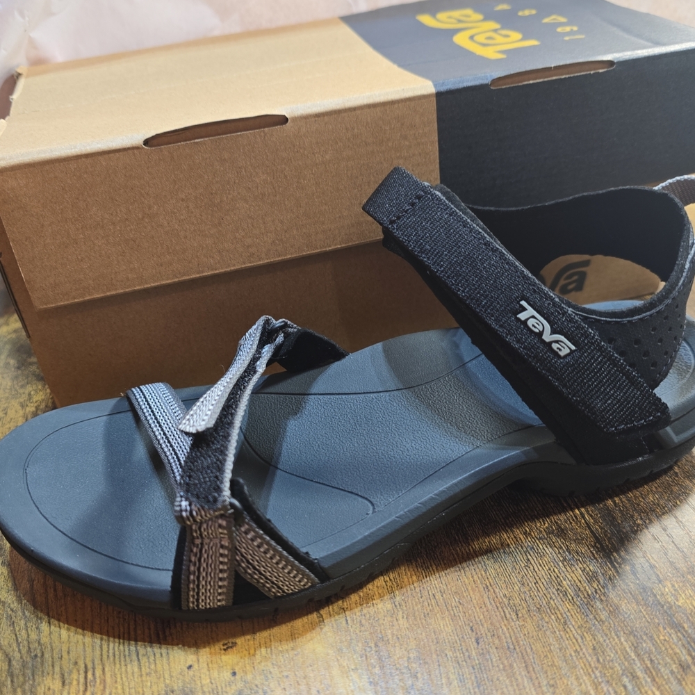 NEW Teva Sandals Womens 7 Black With Gray NIB
